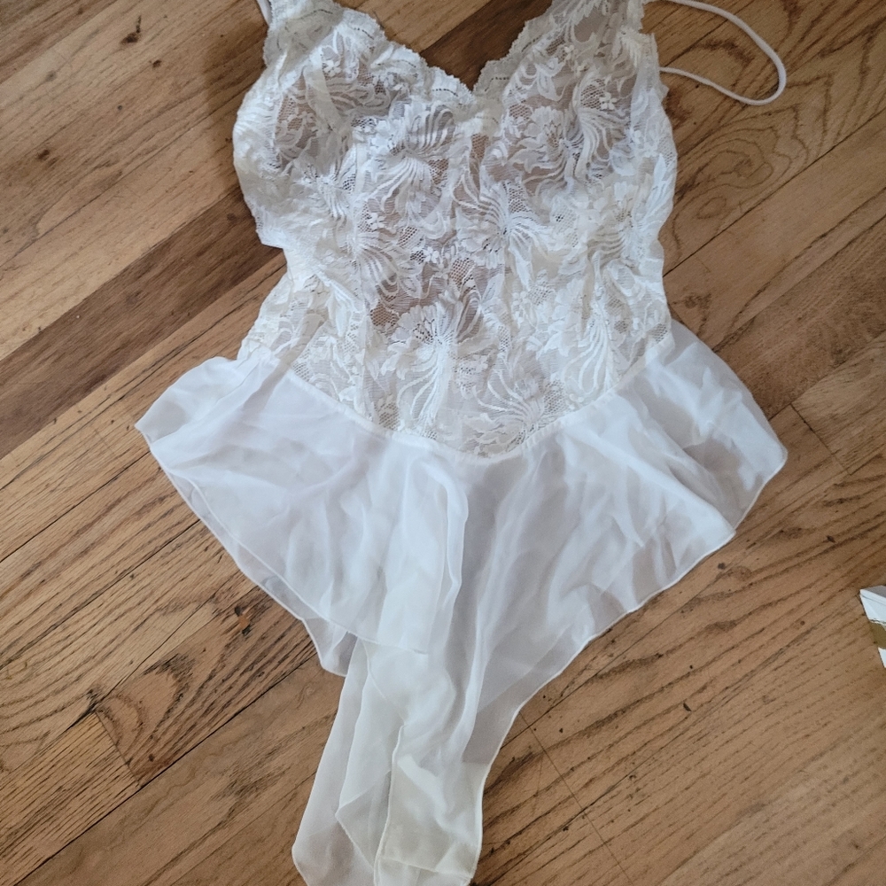 3/$40 Victoria Secret teddy body L beige like new 3/$40 see below